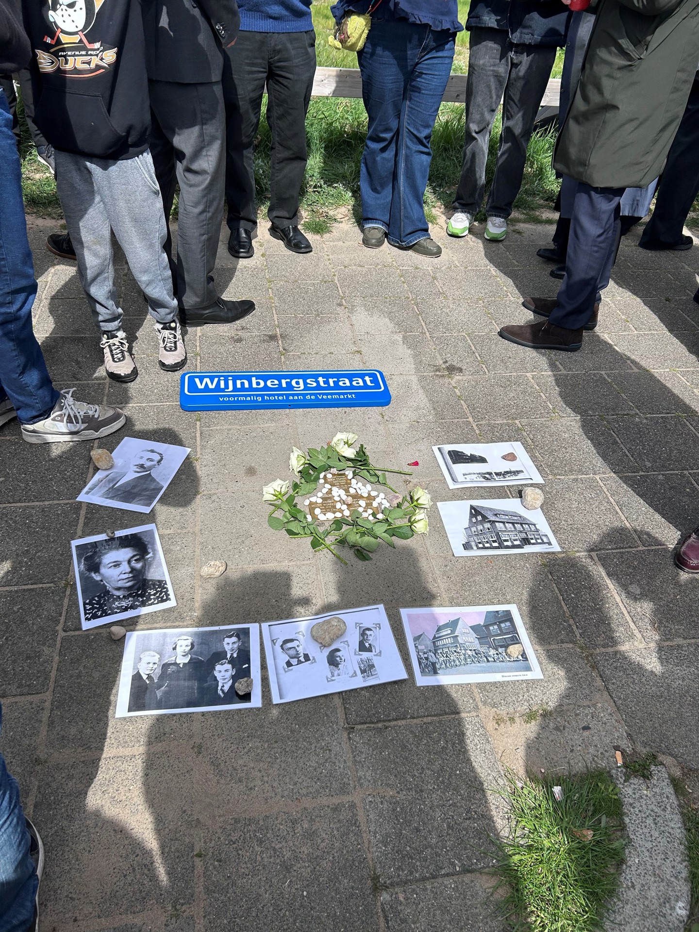 straatnaam bordje en foto's